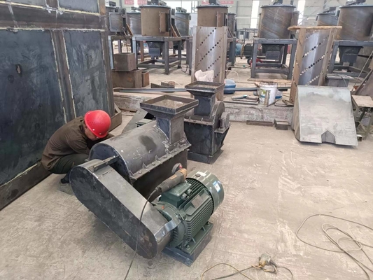 2000 r/min Machine de concassage de cage pour le concassage de matériaux Avantage pas facile à bloquer facile