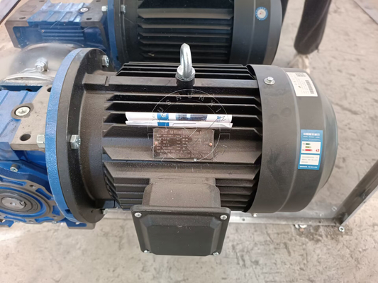 Séparateur liquide-solide à écran incliné 700 kg Poids idéal pour le traitement des eaux usées extérieures