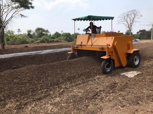 Machine à tourner le compost YSX pour le compostage rapide Vitesse de travail 7,5 à 8 m/min 400 à 500 m3/h